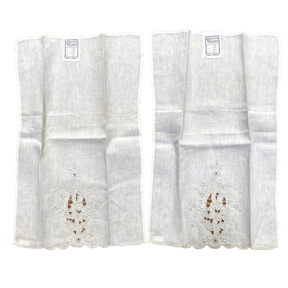 Vintage BC Linens Beautiful Cutwork Guest Towels Set of 2 White Cotton Floral - Picture 7 of 11